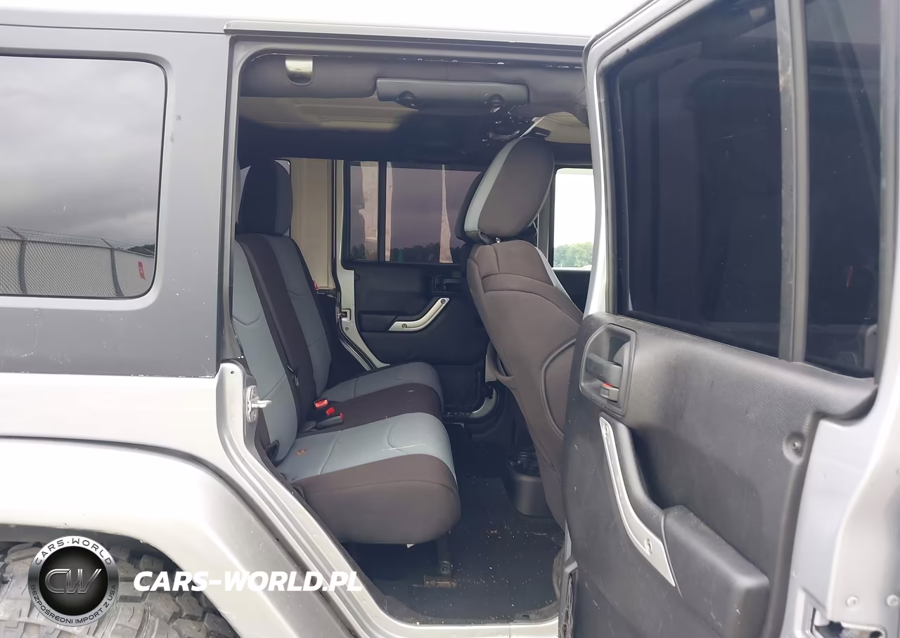 2013 Jeep Wrangler Unlimited Sahara VIN:1C4HJWEG8DL652152 - 8