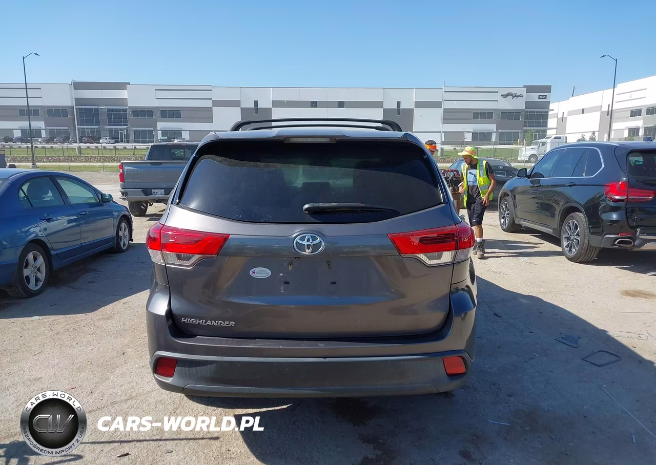 2017 Toyota Highlander Le VIN:5TDZZRFH1HS197395 - 16