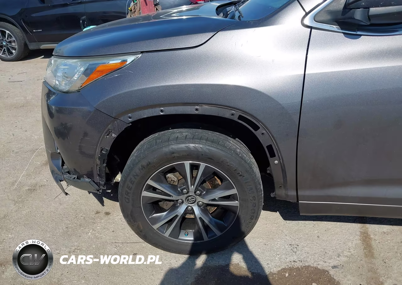 2017 Toyota Highlander Le VIN:5TDZZRFH1HS197395 - 6