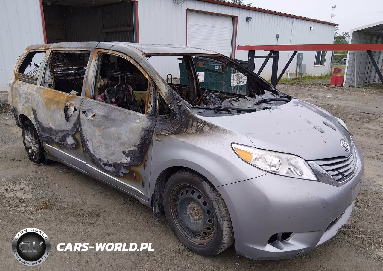 2017 Toyota Sienna Le 7 Passenger – zdjęcie 1 z 10