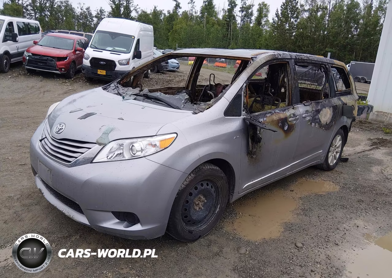 2017 Toyota Sienna Le 7 Passenger VIN:5TDJZ3DCXHS168172 - 2