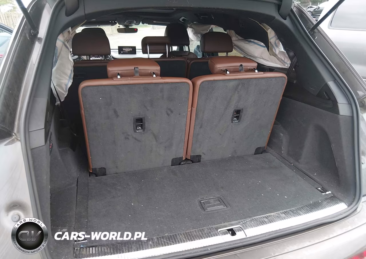 2017 Audi Q7 3.0T Premium VIN:WA1LAAF78HD020418 - 18