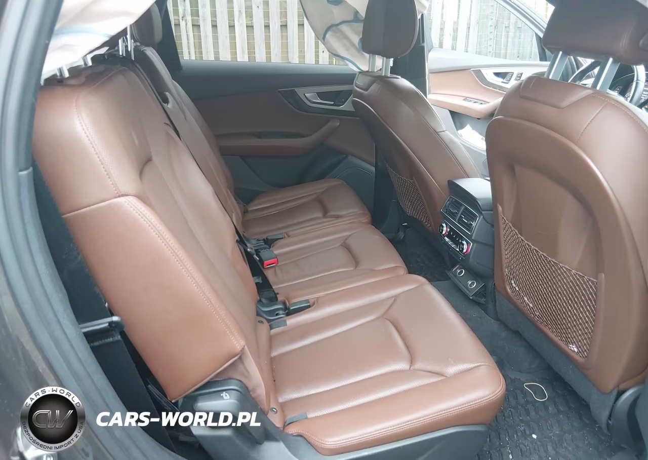 2017 Audi Q7 3.0T Premium VIN:WA1LAAF78HD020418 - 8
