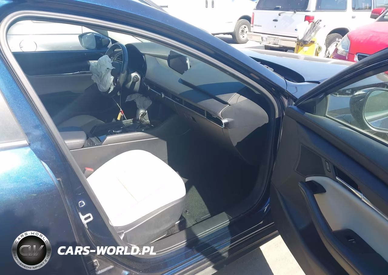 2023 Mazda Mazda3 2.5 S Preferred VIN:3MZBPACM0PM354520 - 5
