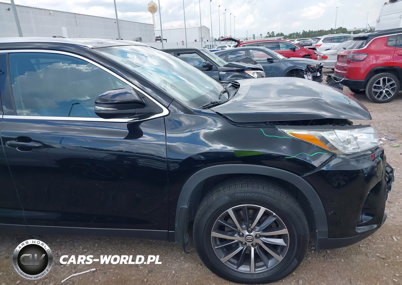 2019 Toyota Highlander Xle VIN:5TDJZRFH6KS577241 - 14