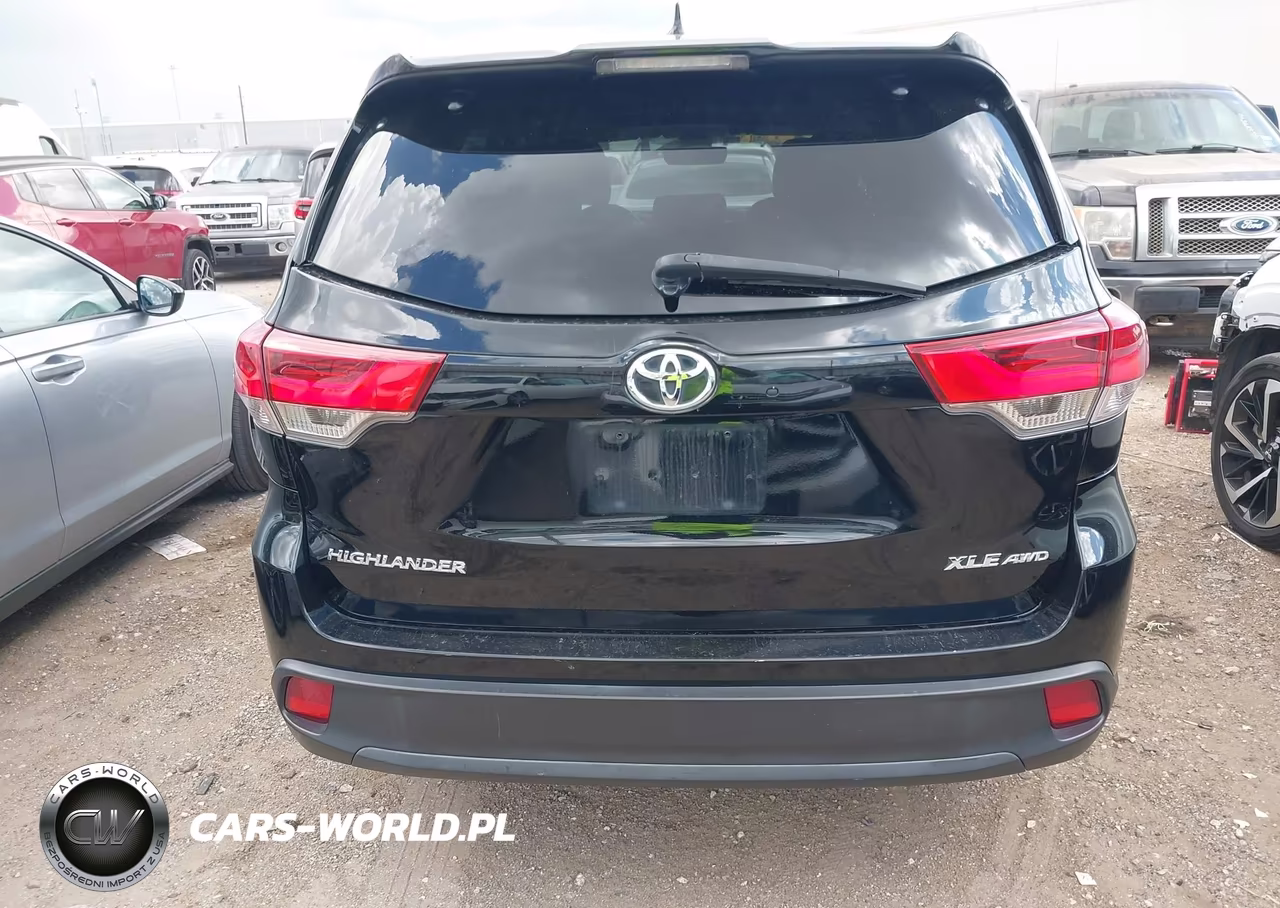 2019 Toyota Highlander Xle VIN:5TDJZRFH6KS577241 - 17