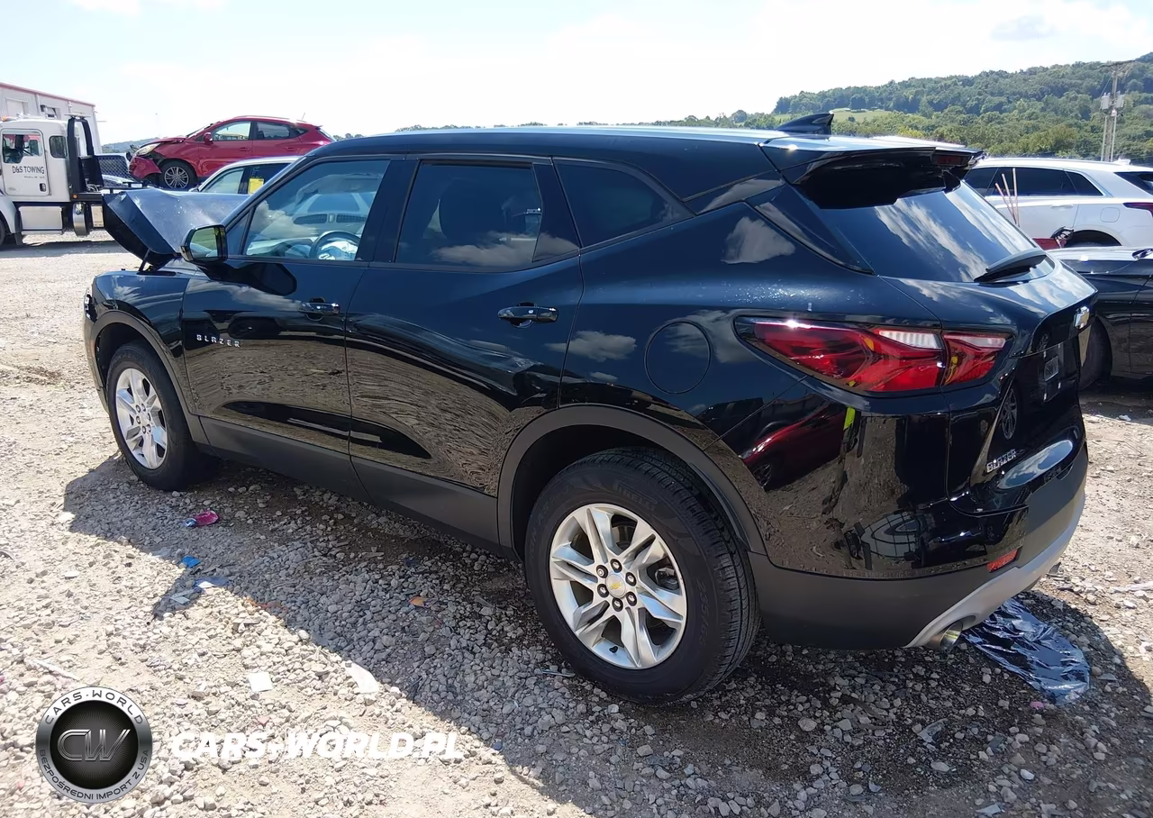 2019 Chevrolet Blazer VIN:3GNKBBRA5KS681561 - 3
