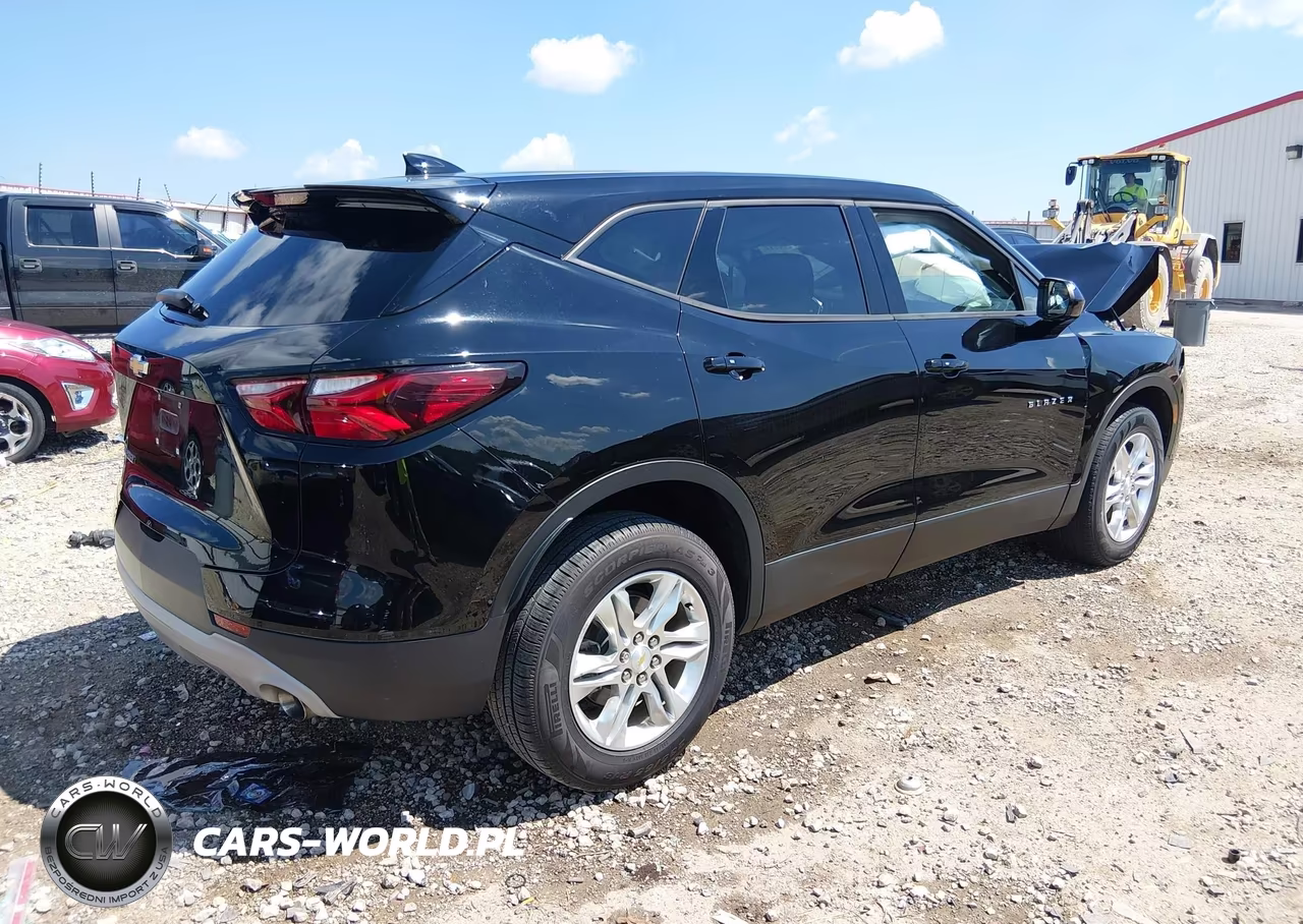 2019 Chevrolet Blazer VIN:3GNKBBRA5KS681561 - 4