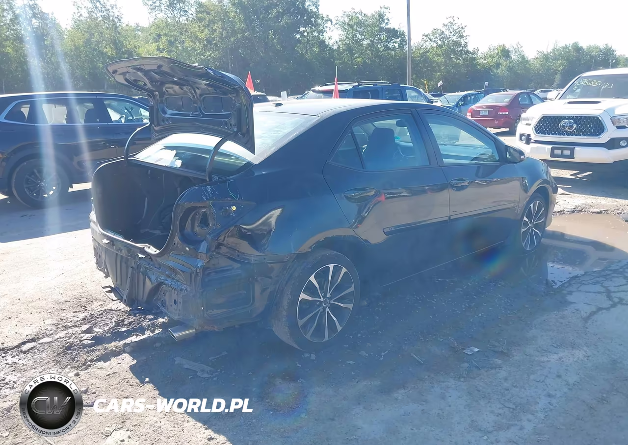 2018 Toyota Corolla Xse VIN:2T1BURHE6JC050278 - 4