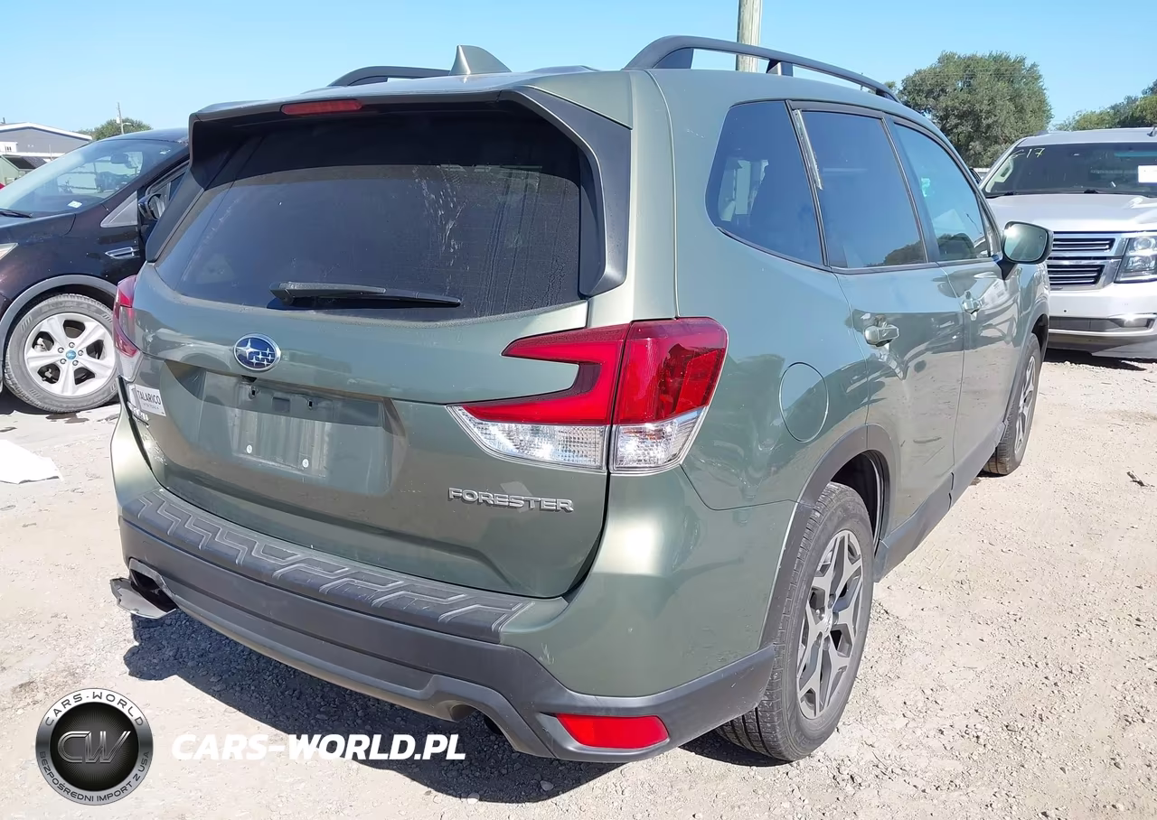 2020 Subaru Forester Premium VIN:JF2SKAJC5LH402802 - 4