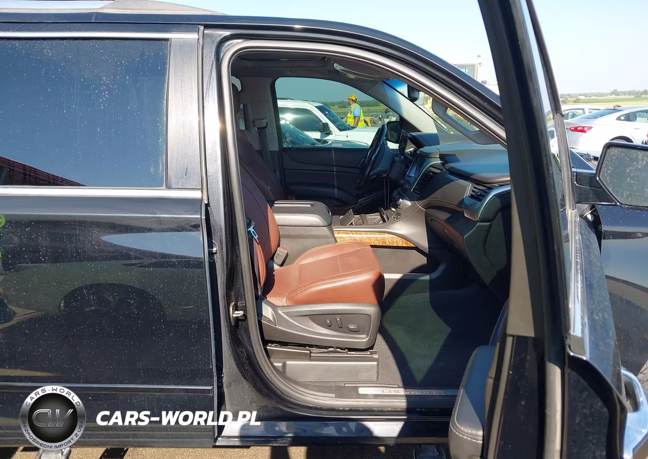 2019 Chevrolet Suburban Premier VIN:1GNSKJKJ6KR242926 - 5