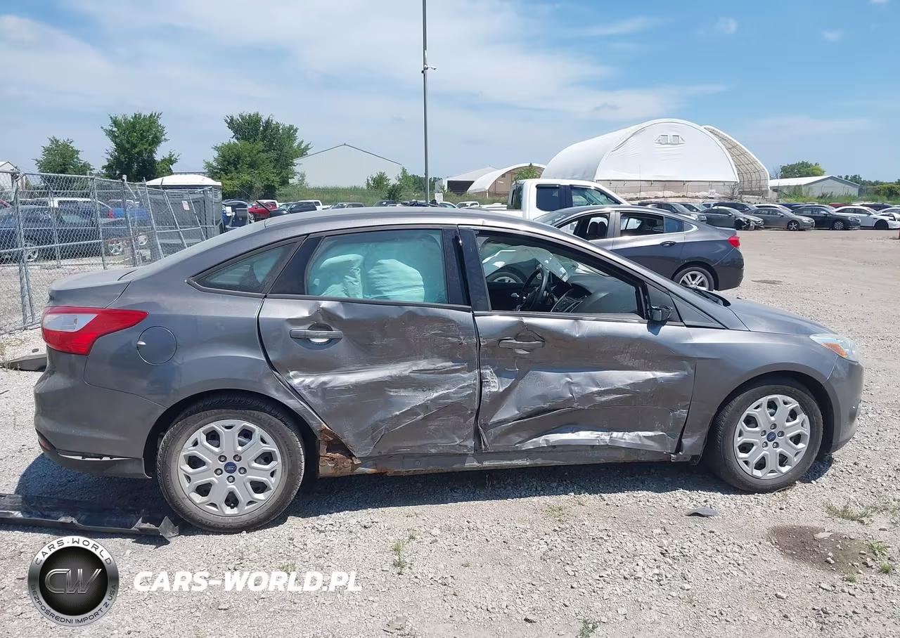 2012 Ford Focus Se VIN:1FAHP3F23CL446256 - 13