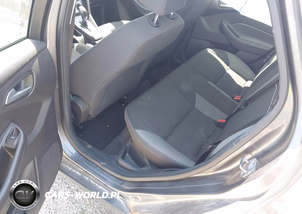 2012 Ford Focus Se VIN:1FAHP3F23CL446256 - 8