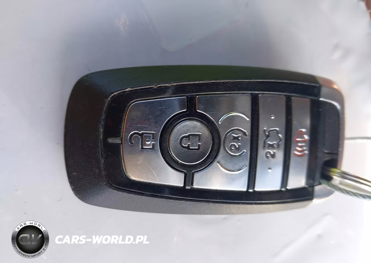 2018 Ford Fusion Hybrid Titanium VIN:3FA6P0RU9JR177617 - 11