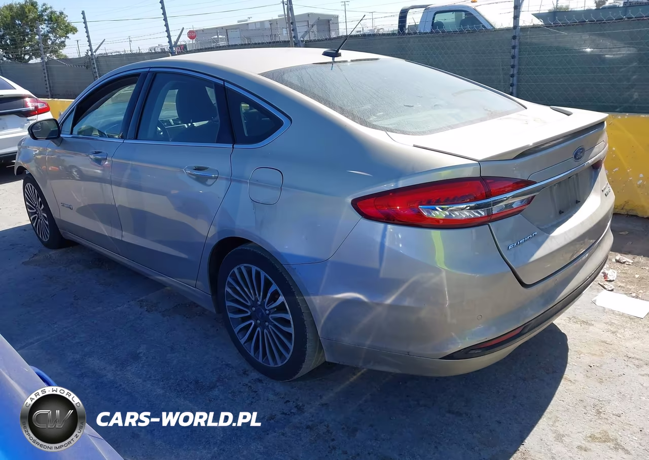 2018 Ford Fusion Hybrid Titanium VIN:3FA6P0RU9JR177617 - 3