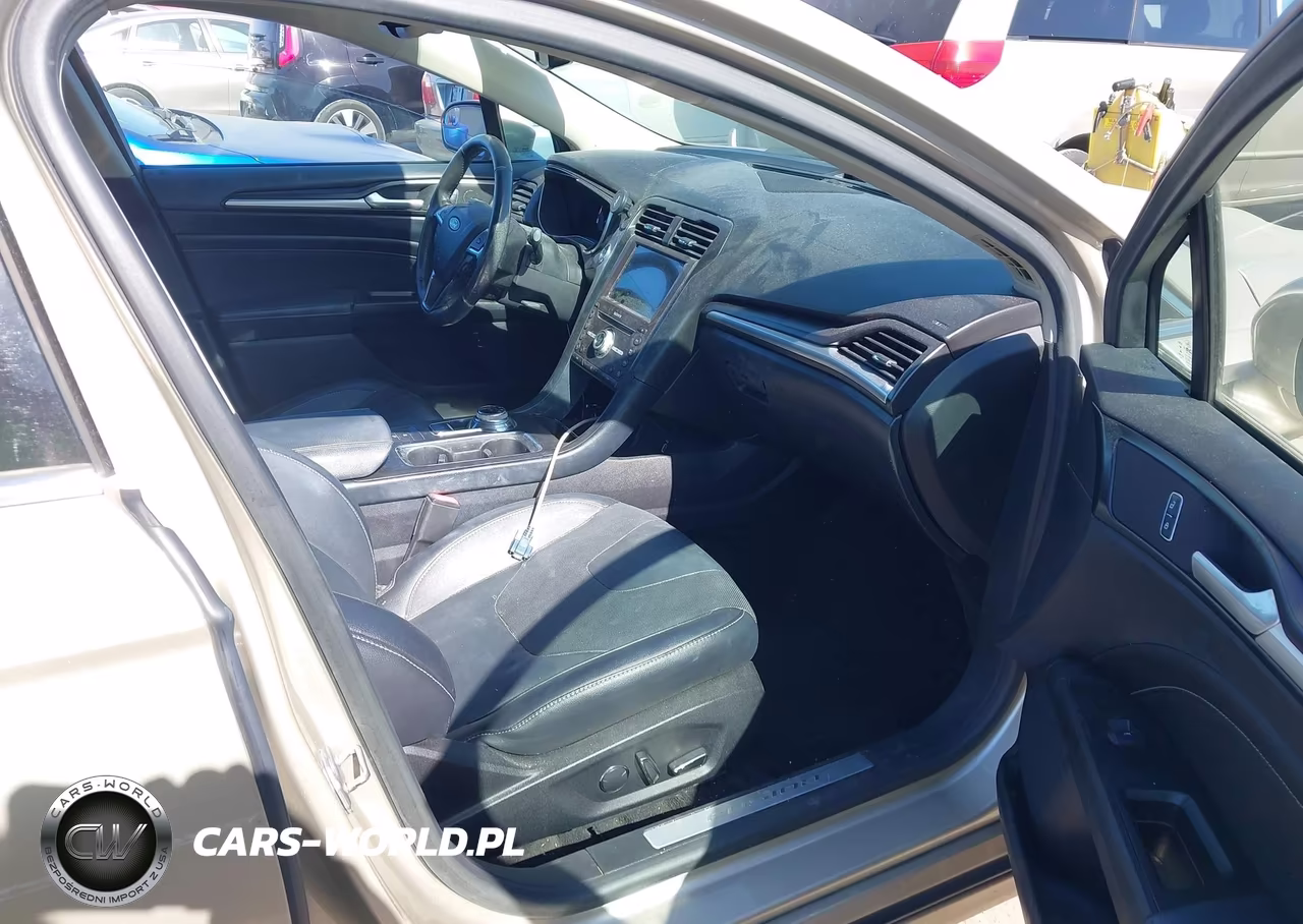 2018 Ford Fusion Hybrid Titanium VIN:3FA6P0RU9JR177617 - 5