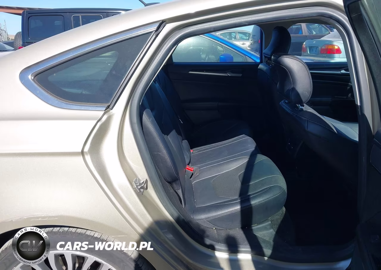 2018 Ford Fusion Hybrid Titanium VIN:3FA6P0RU9JR177617 - 8