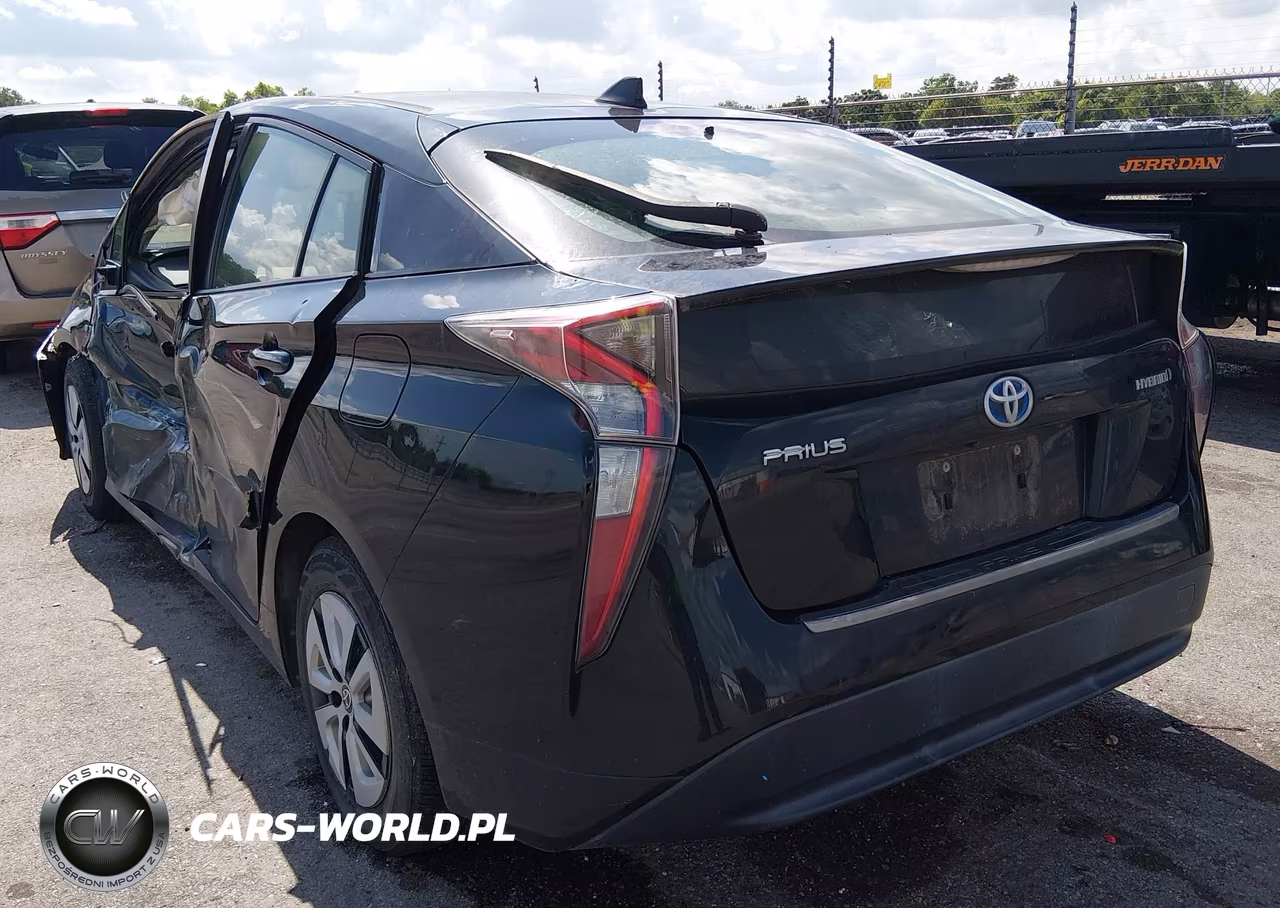 2017 Toyota Prius Three VIN:JTDKARFU6H3532867 - 3