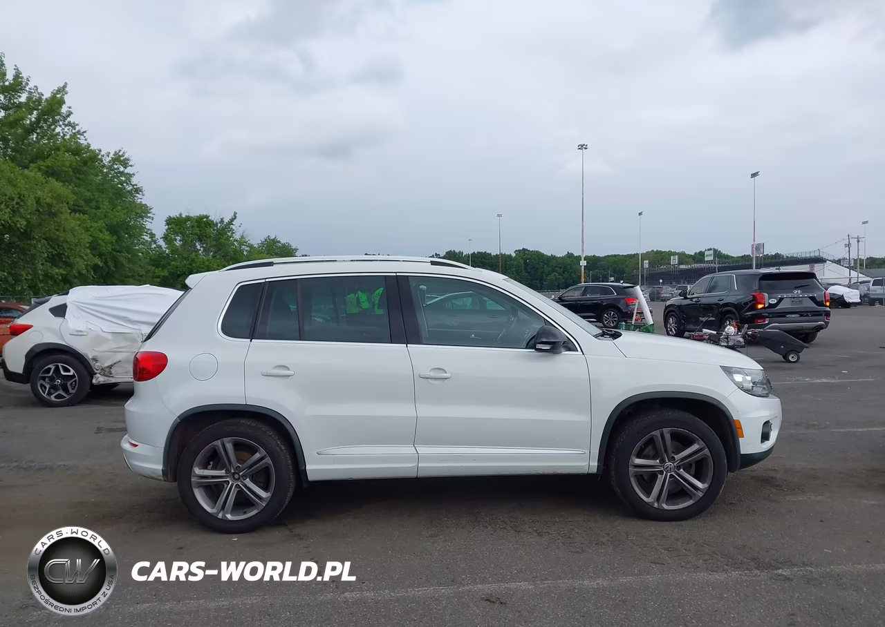 2017 Volkswagen Tiguan 2.0T Sport VIN:WVGUV7AX2HK007664 - 13