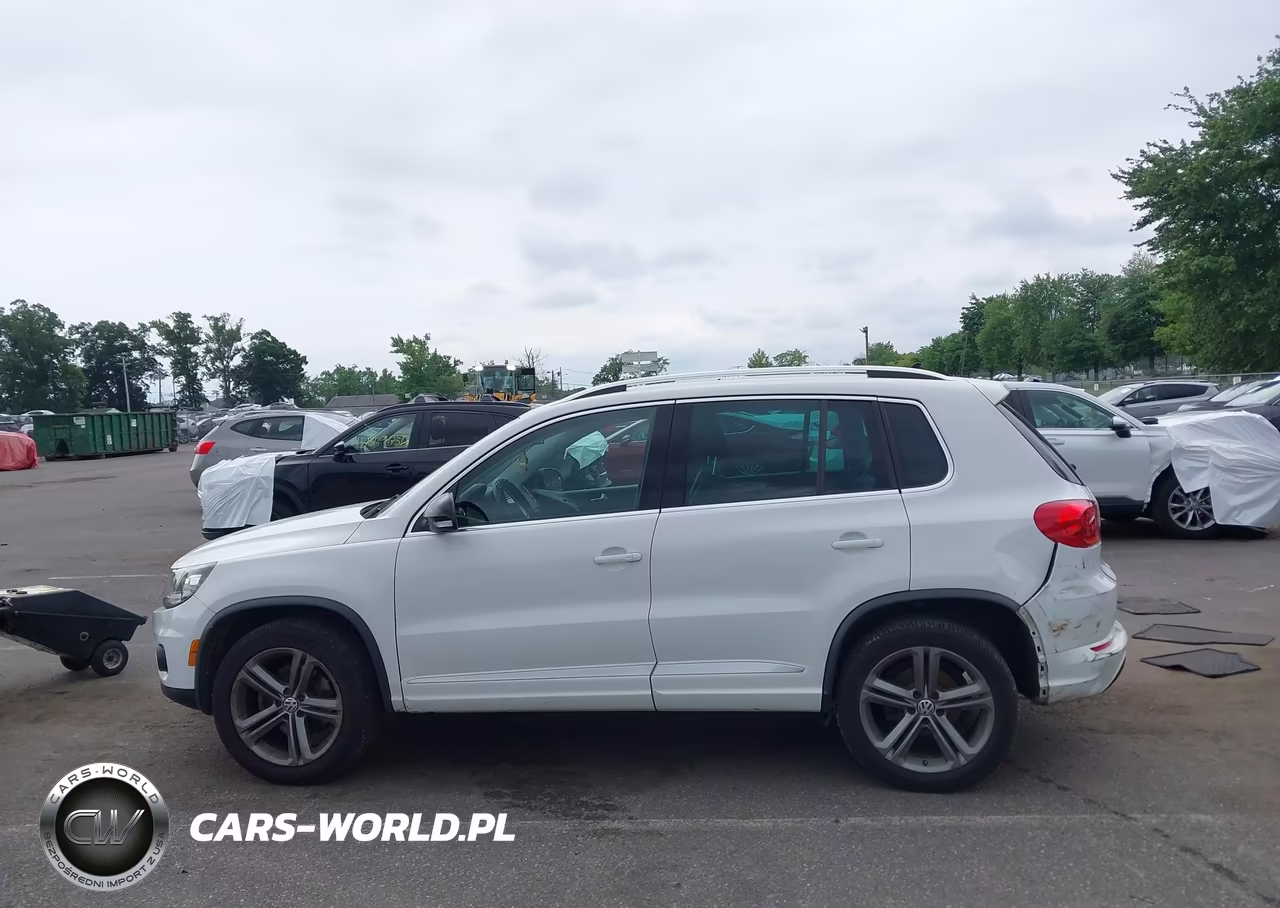 2017 Volkswagen Tiguan 2.0T Sport VIN:WVGUV7AX2HK007664 - 14