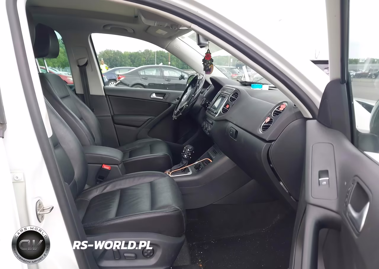 2017 Volkswagen Tiguan 2.0T Sport VIN:WVGUV7AX2HK007664 - 5