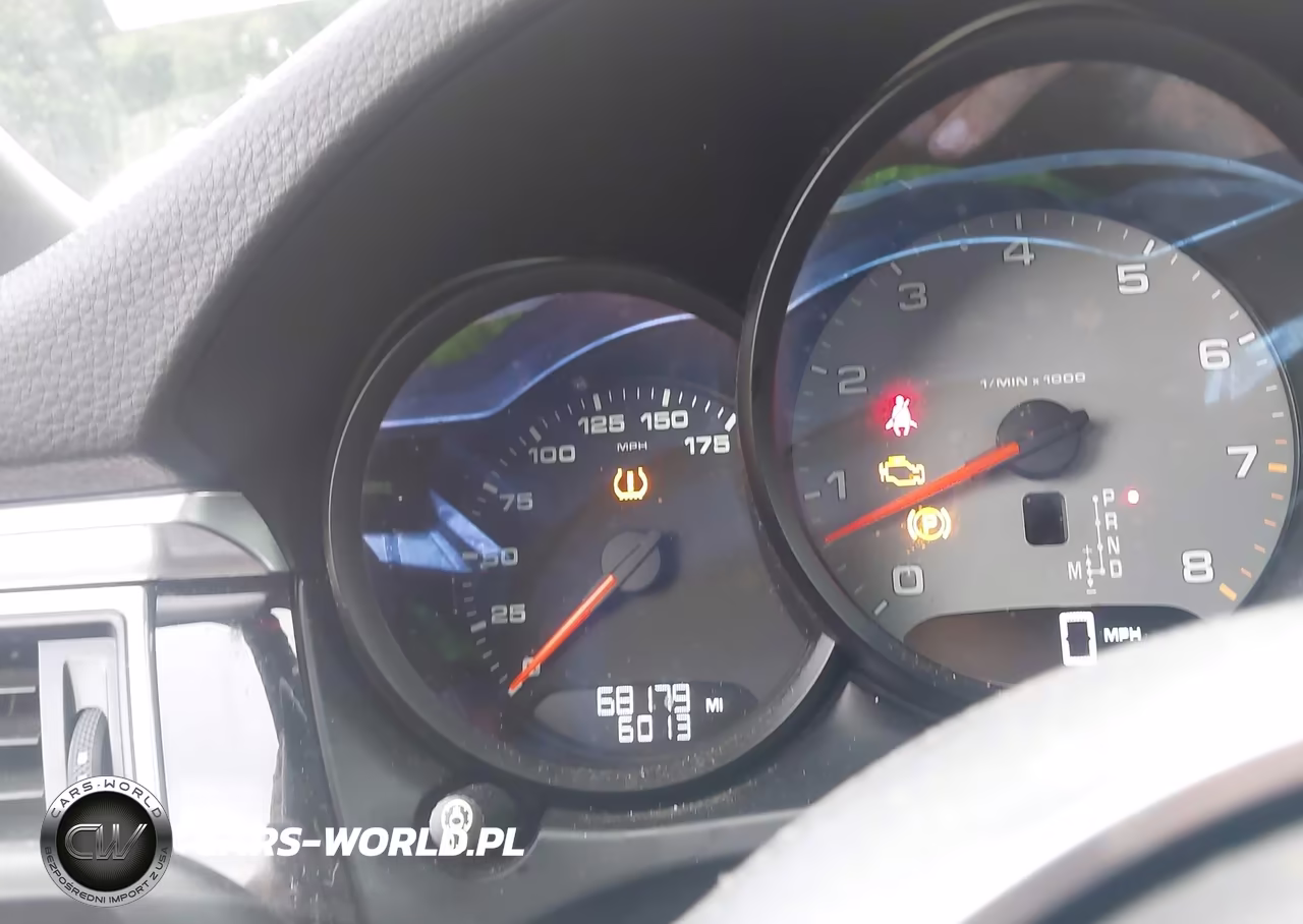 2018 Porsche Macan S VIN:WP1AB2A51JLB37855 - 15