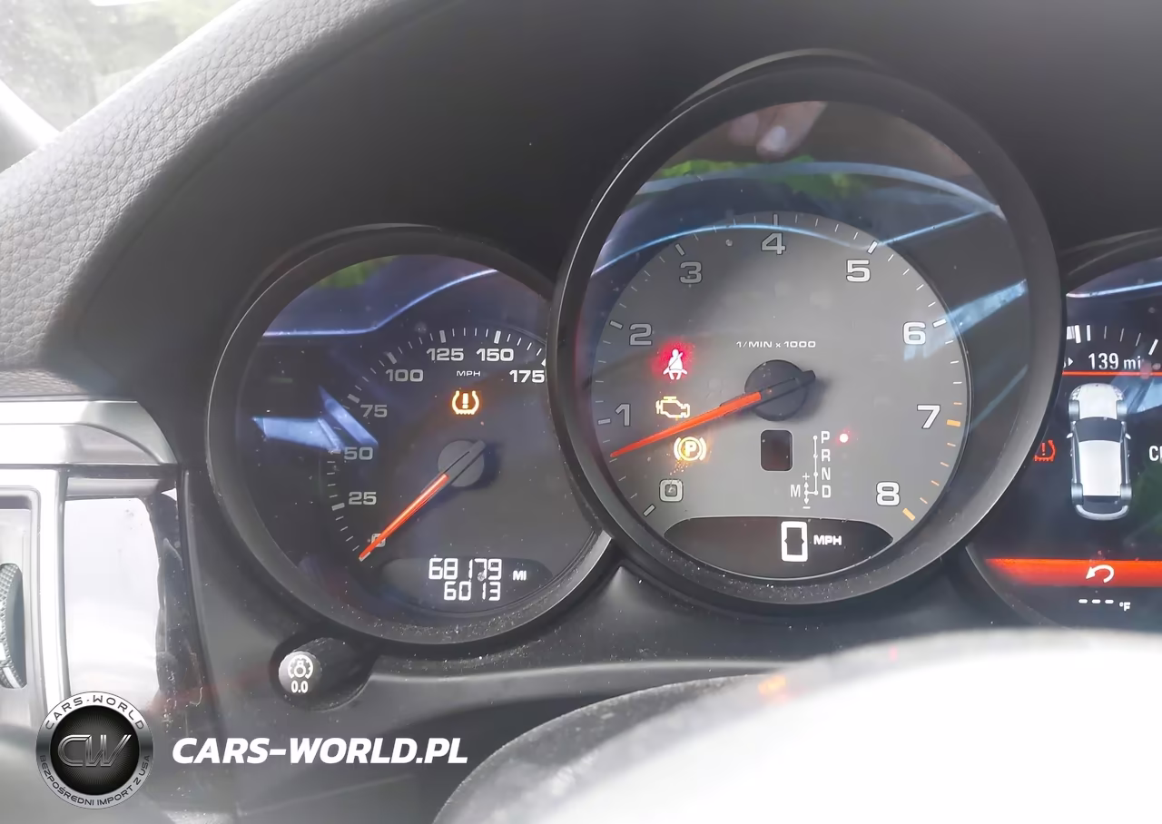 2018 Porsche Macan S VIN:WP1AB2A51JLB37855 - 7