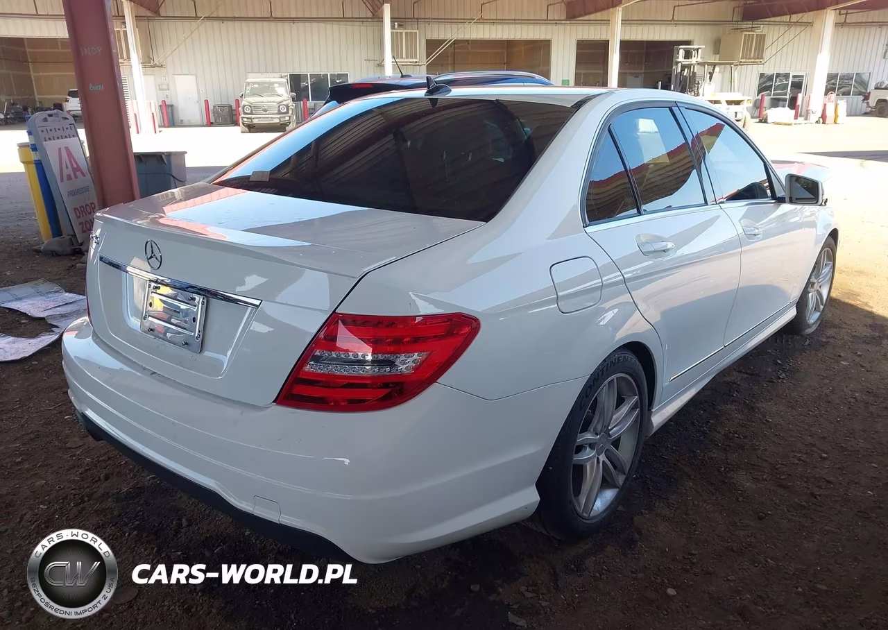 2013 Mercedes-Benz C 250 Sport VIN:WDDGF4HB9DR298808 - 4