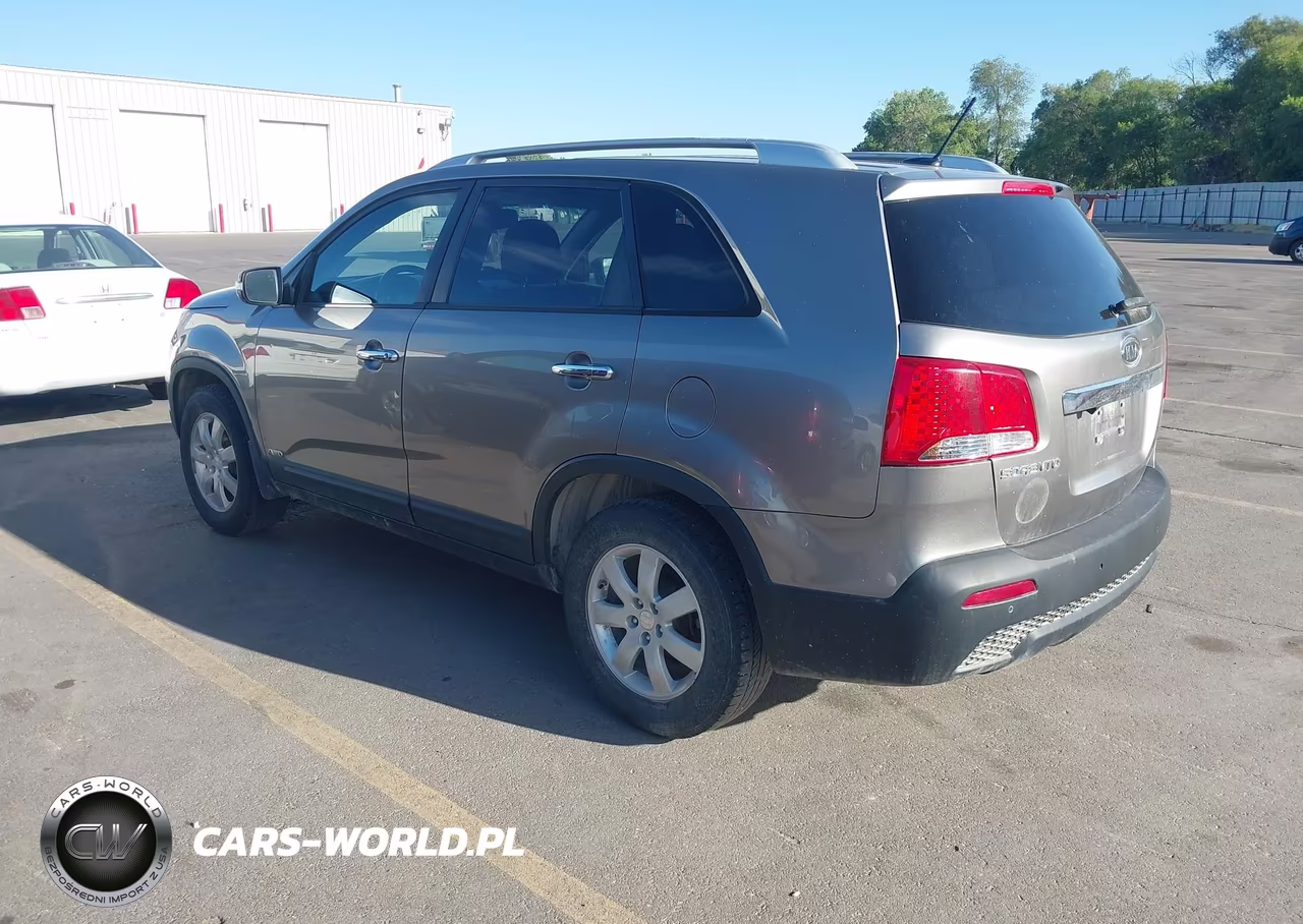 2011 Kia Sorento Lx VIN:5XYKTDA18BG036952 - 3