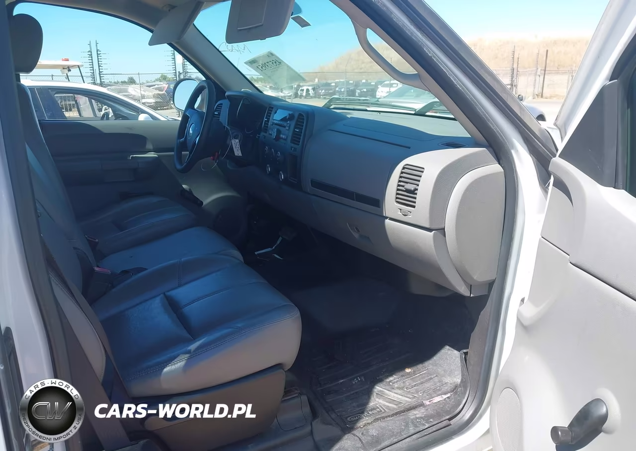 2008 Chevrolet Silverado 1500 Work Truck VIN:2GCEC19C681260175 - 5