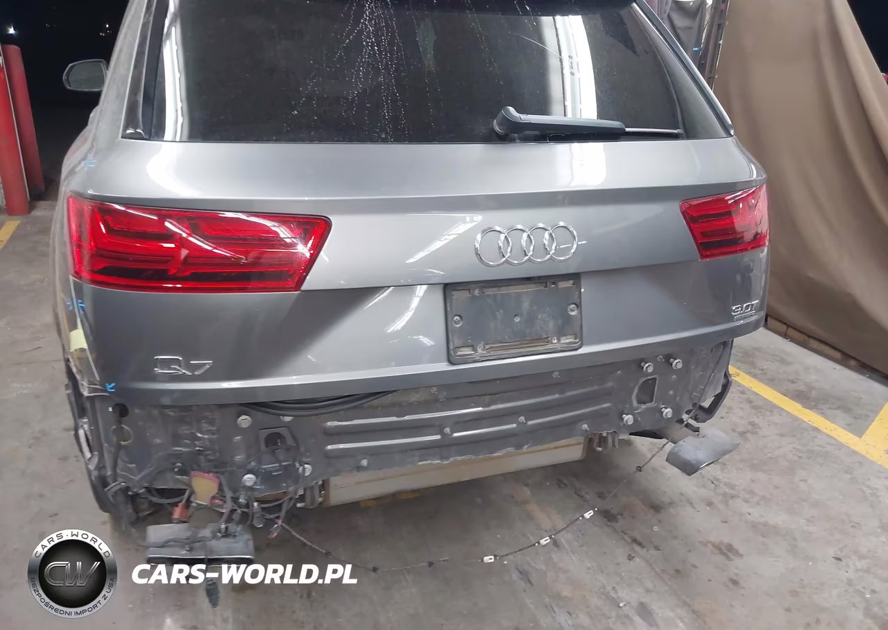 2017 Audi Q7 3.0T Premium VIN:WA1AAAF74HD011108 - 6