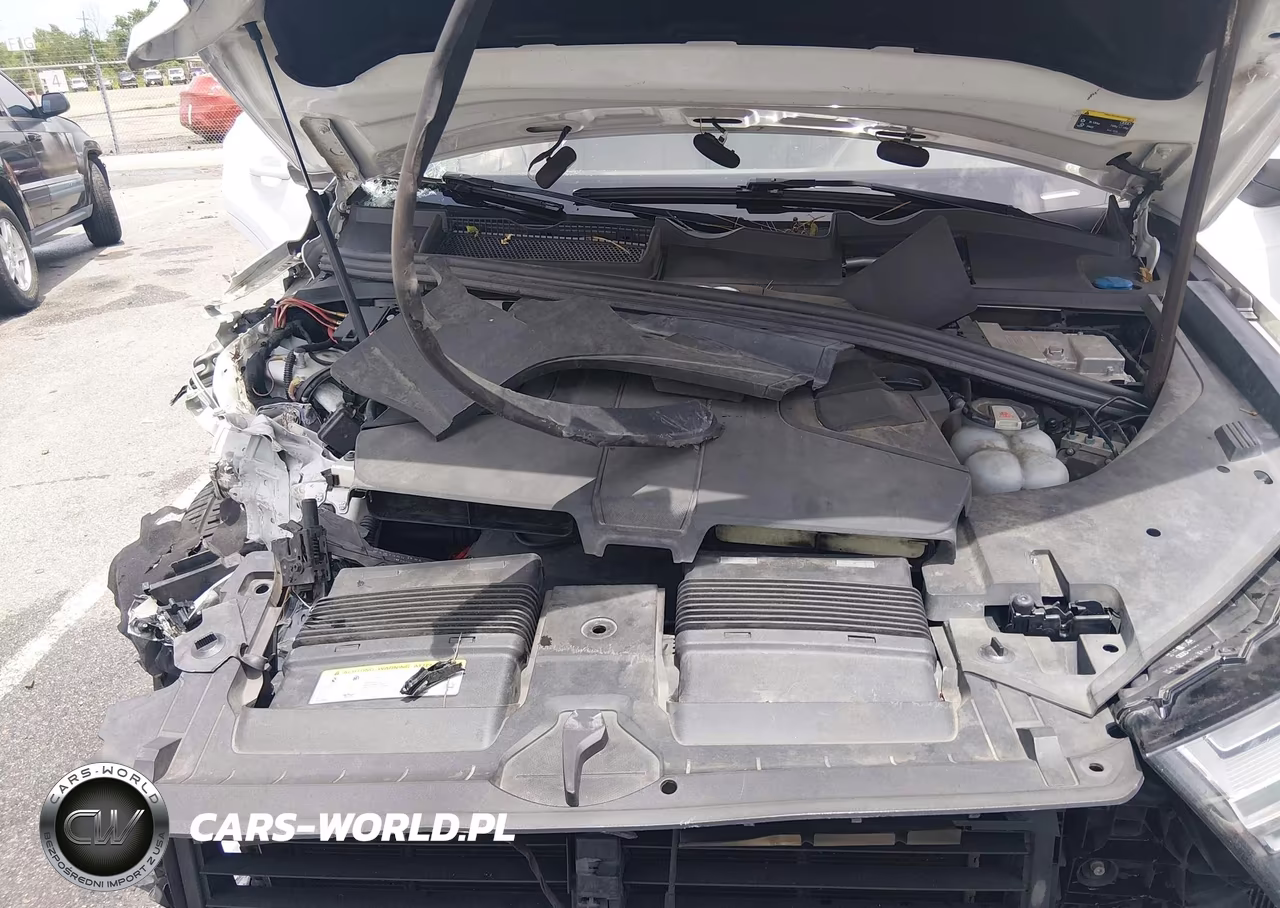 2018 Audi Q7 3.0T Premium VIN:WA1LAAF79JD043440 - 10
