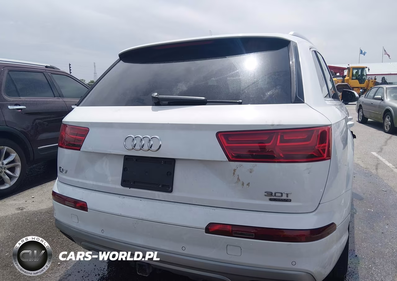 2018 Audi Q7 3.0T Premium VIN:WA1LAAF79JD043440 - 17