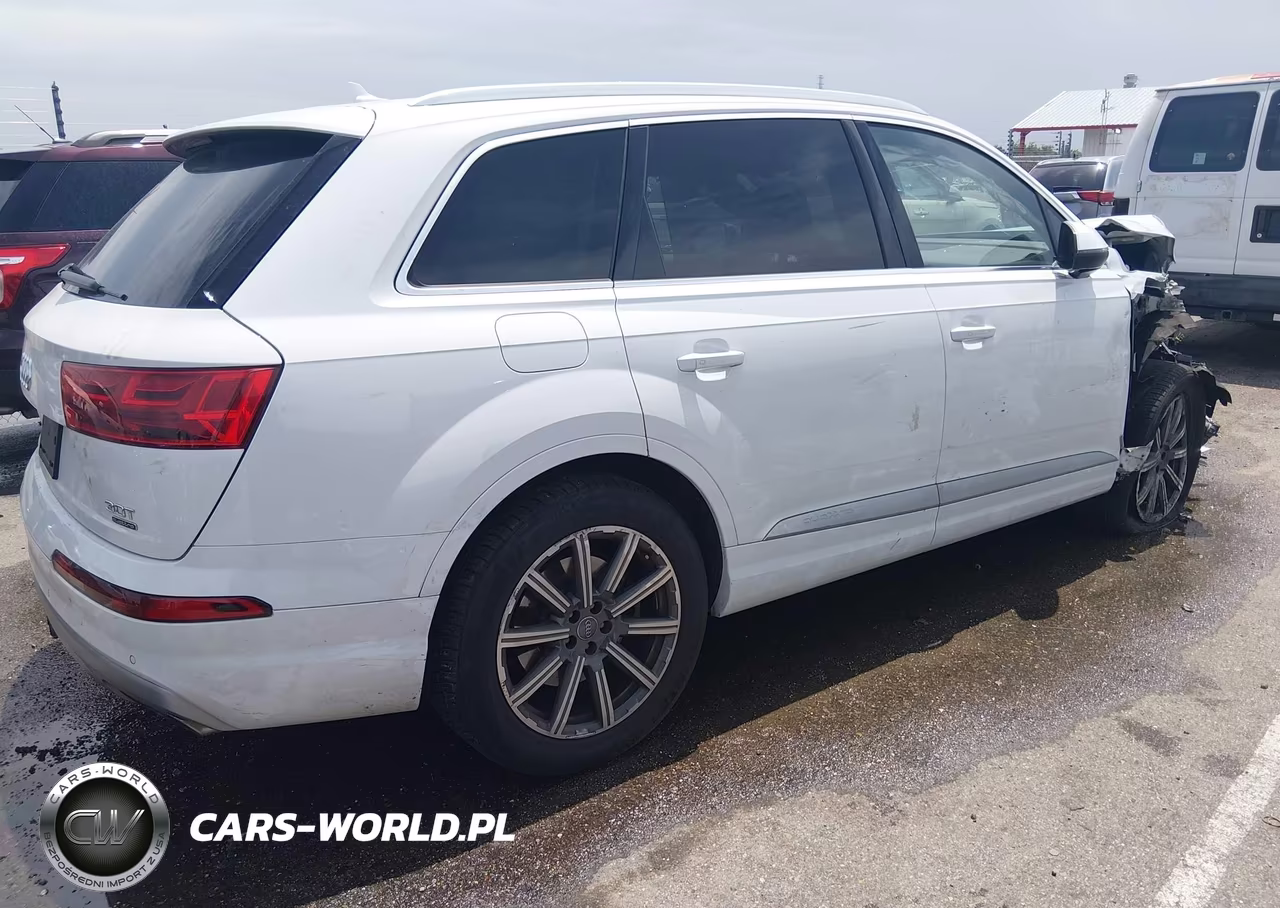 2018 Audi Q7 3.0T Premium VIN:WA1LAAF79JD043440 - 4