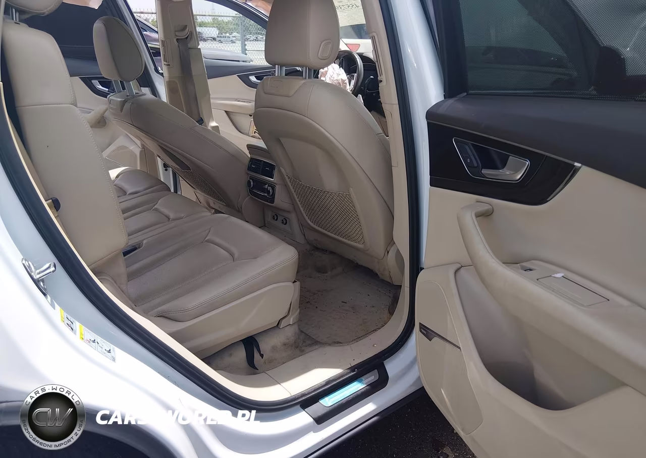 2018 Audi Q7 3.0T Premium VIN:WA1LAAF79JD043440 - 8