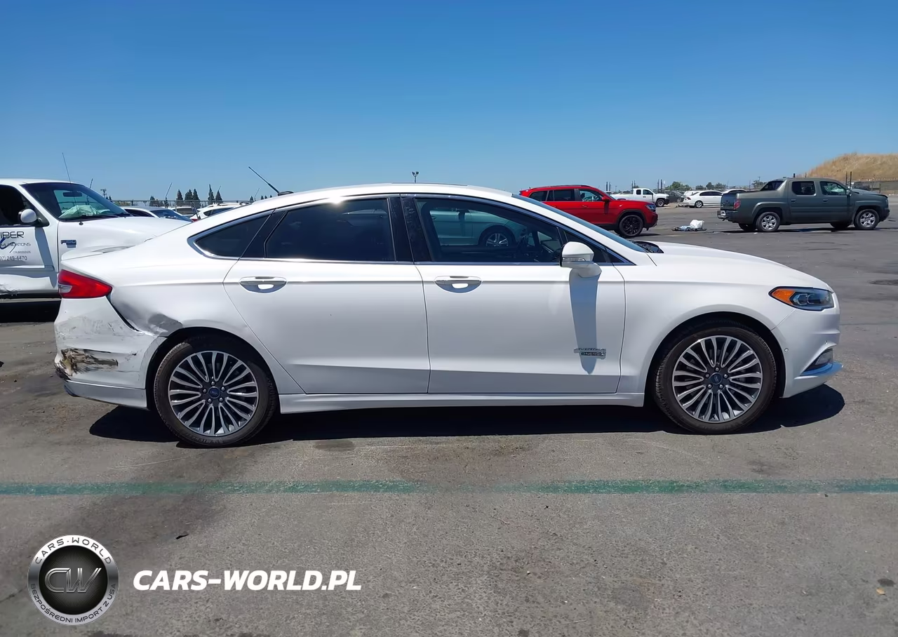 2017 Ford Fusion Energi Platinum VIN:3FA6P0SU8HR253235 - 13