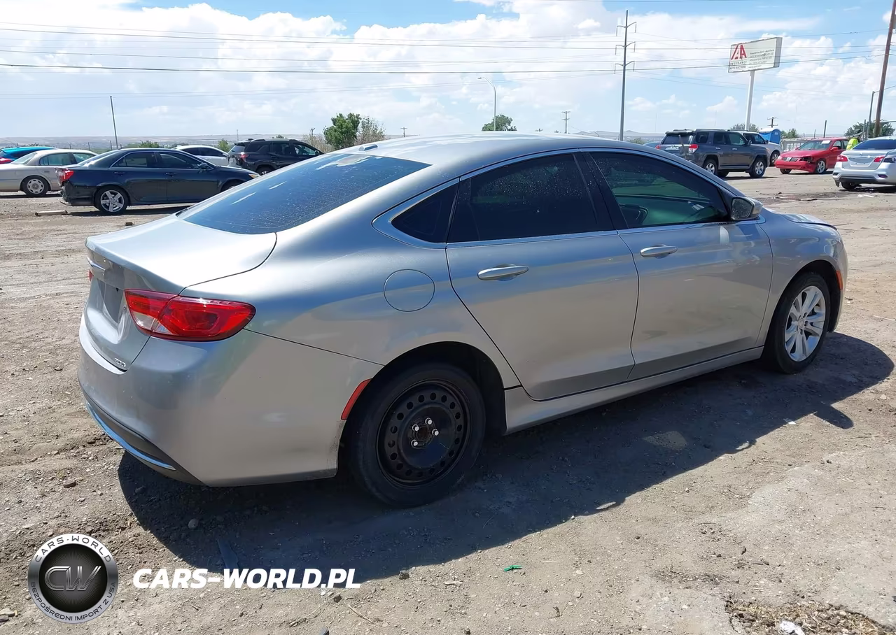 2016 Chrysler 200 Limited VIN:1C3CCCAB0GN126740 - 4