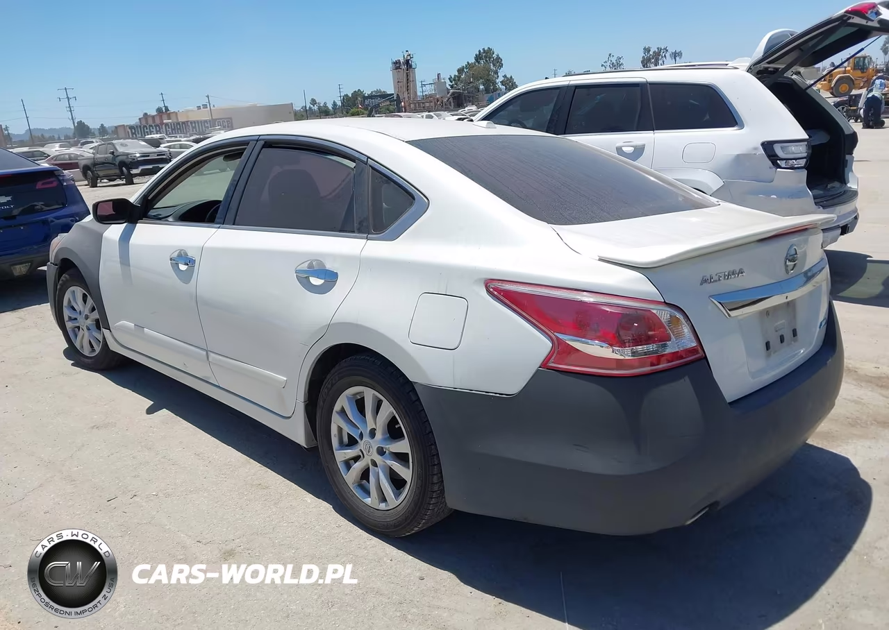 2014 Nissan Altima 2.5 S VIN:1N4AL3AP1EN232048 - 3