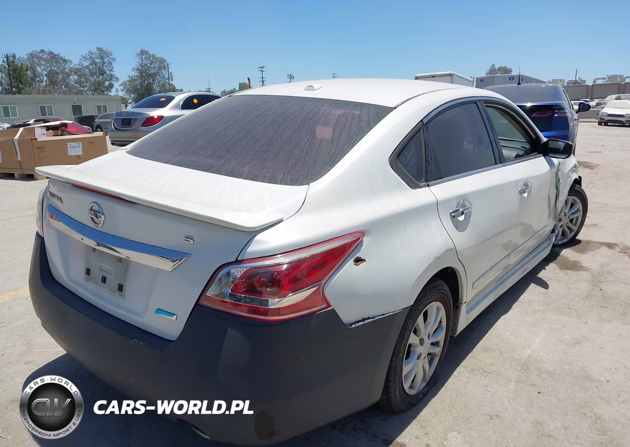 2014 Nissan Altima 2.5 S VIN:1N4AL3AP1EN232048 - 4