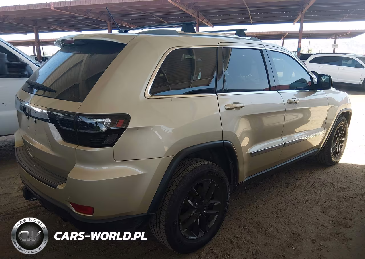 2011 Jeep Grand Cherokee Laredo VIN:1J4RS4GG5BC672255 - 4