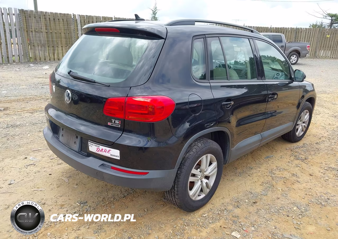 2017 Volkswagen Tiguan 2.0T-2.0T S VIN:WVGBV7AX5HK021081 - 4