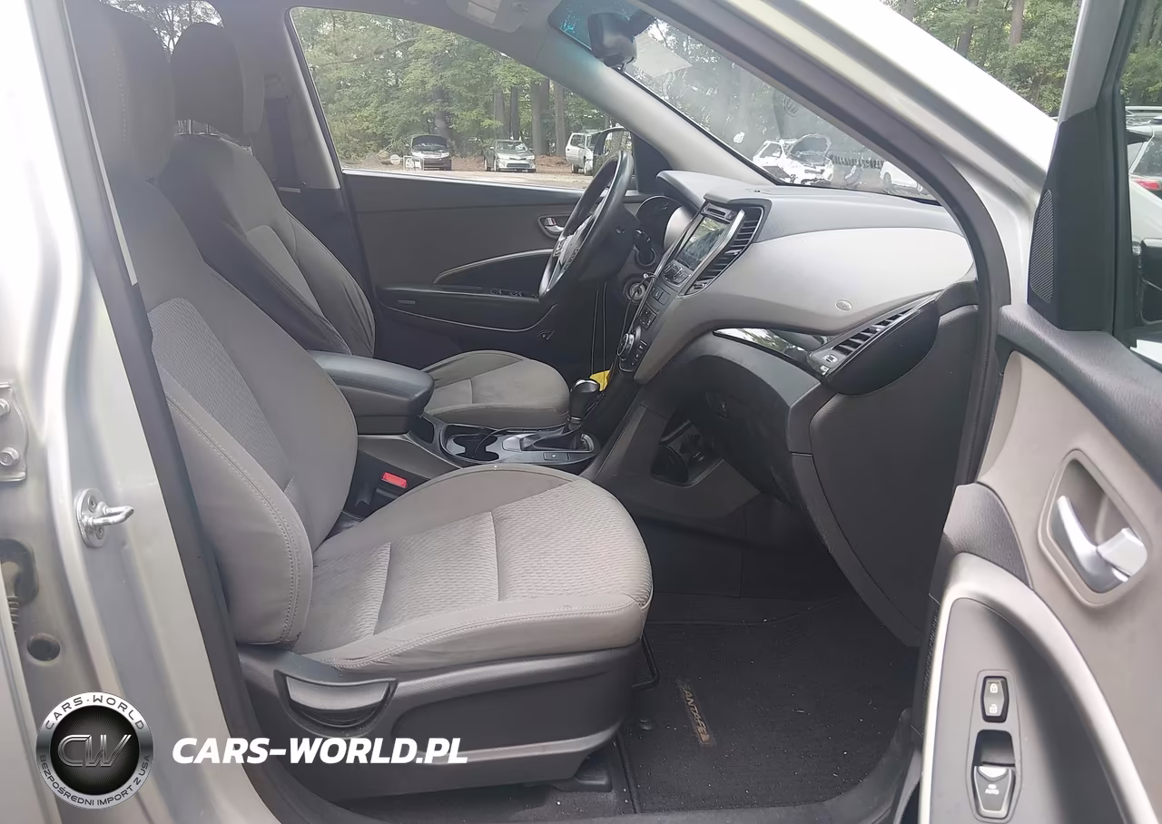 2016 Hyundai Santa Fe Se VIN:KM8SM4HF6GU153803 - 5