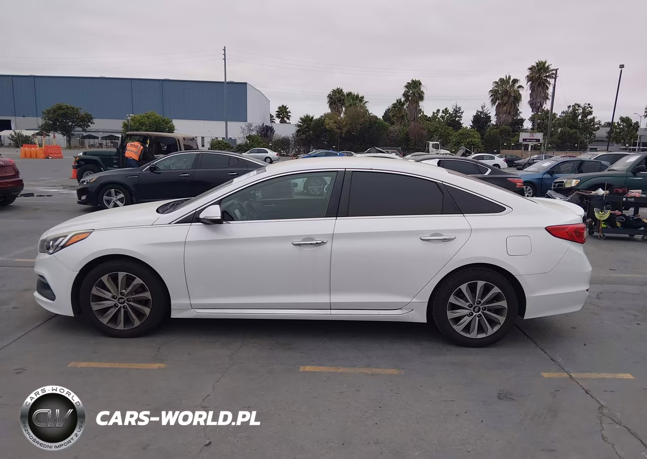 2015 Hyundai Sonata Sport VIN:5NPE34AF1FH092920 - 14