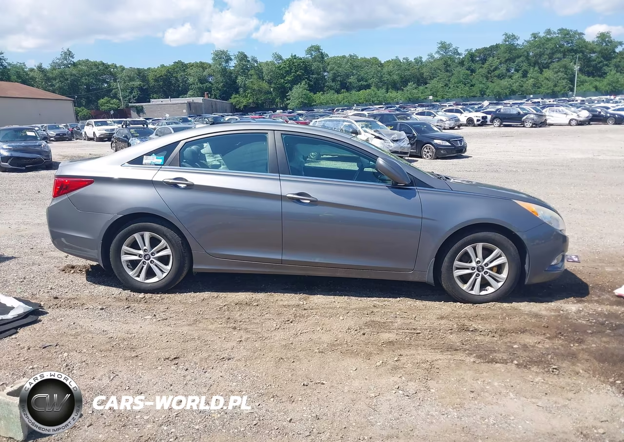 2013 Hyundai Sonata Gls VIN:5NPEB4AC2DH806642 - 12