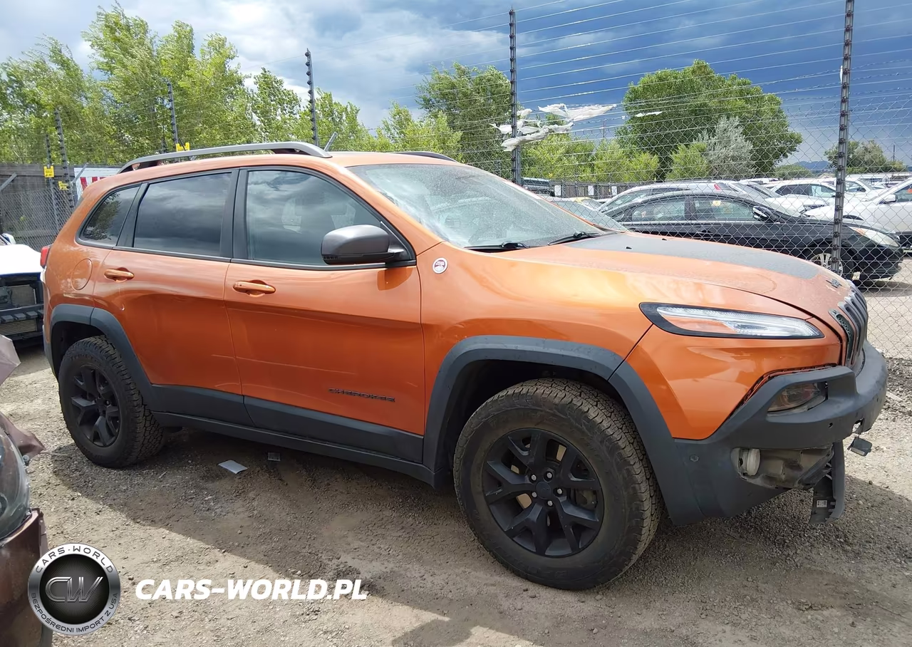 2015 Jeep Cherokee Trailhawk VIN:1C4PJMBS7FW716272 - 13