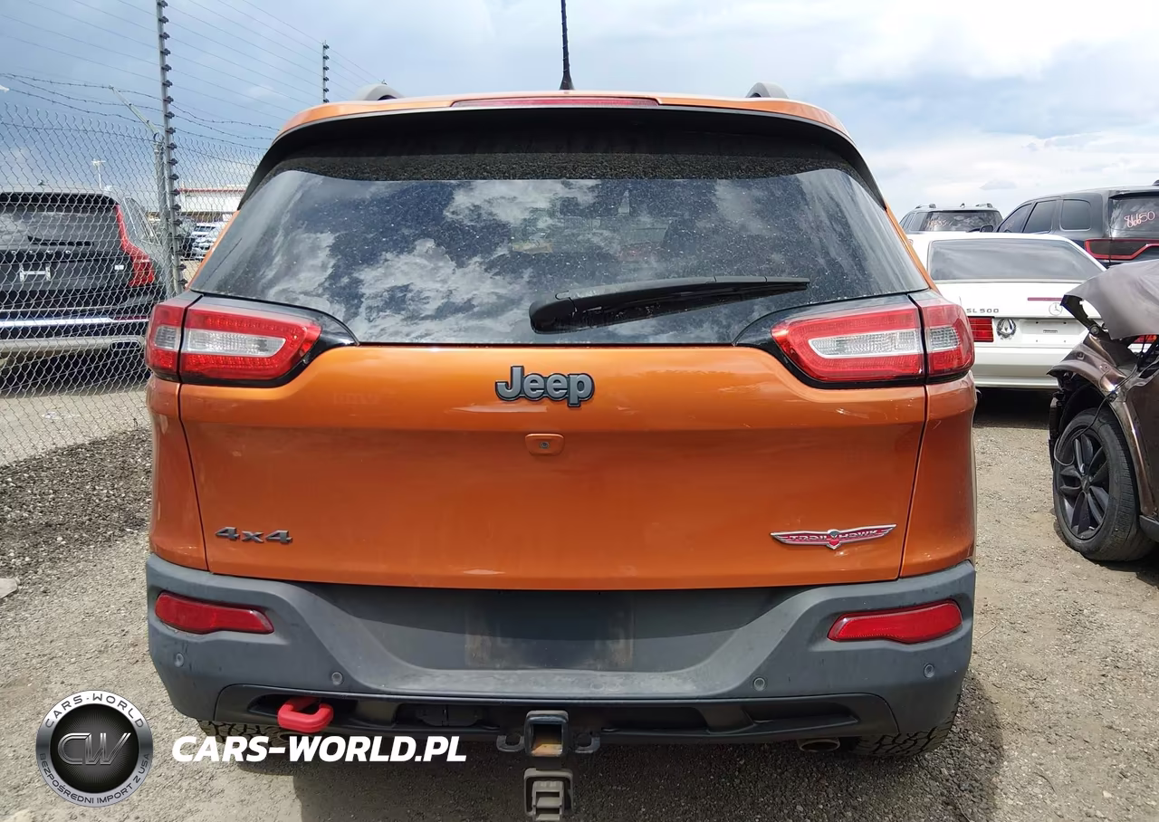 2015 Jeep Cherokee Trailhawk VIN:1C4PJMBS7FW716272 - 16