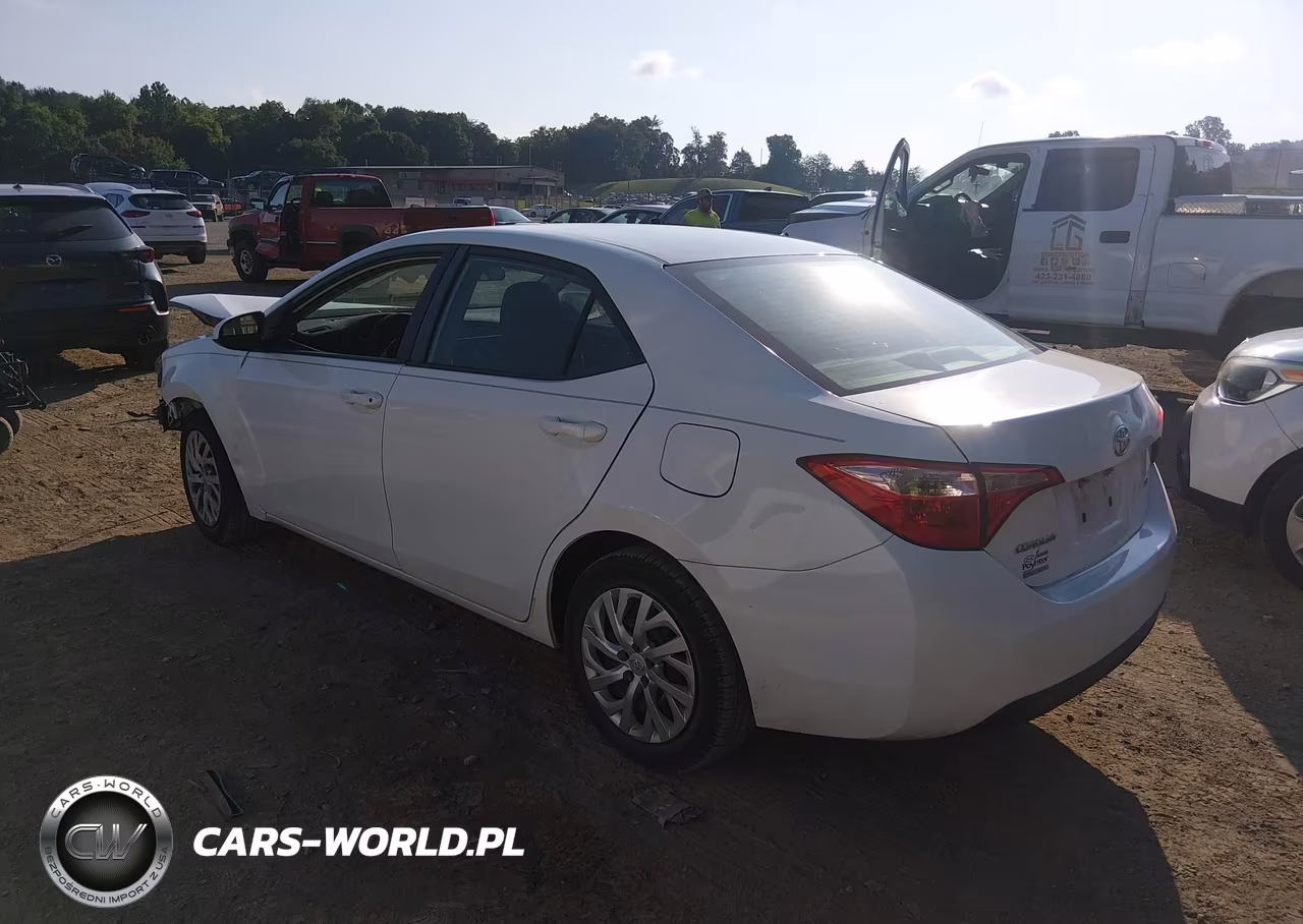 2019 Toyota Corolla Le VIN:5YFBURHE3KP870836 - 3