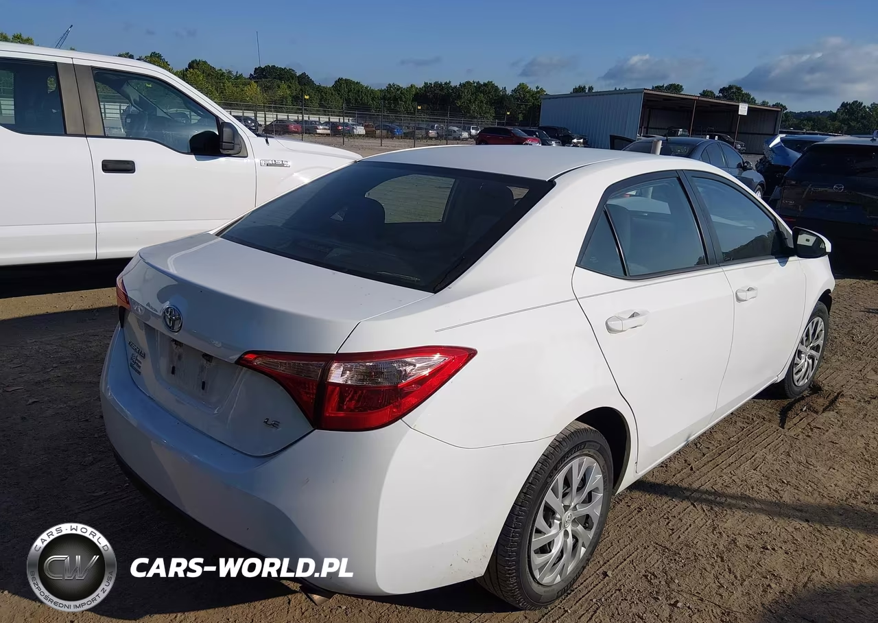 2019 Toyota Corolla Le VIN:5YFBURHE3KP870836 - 4