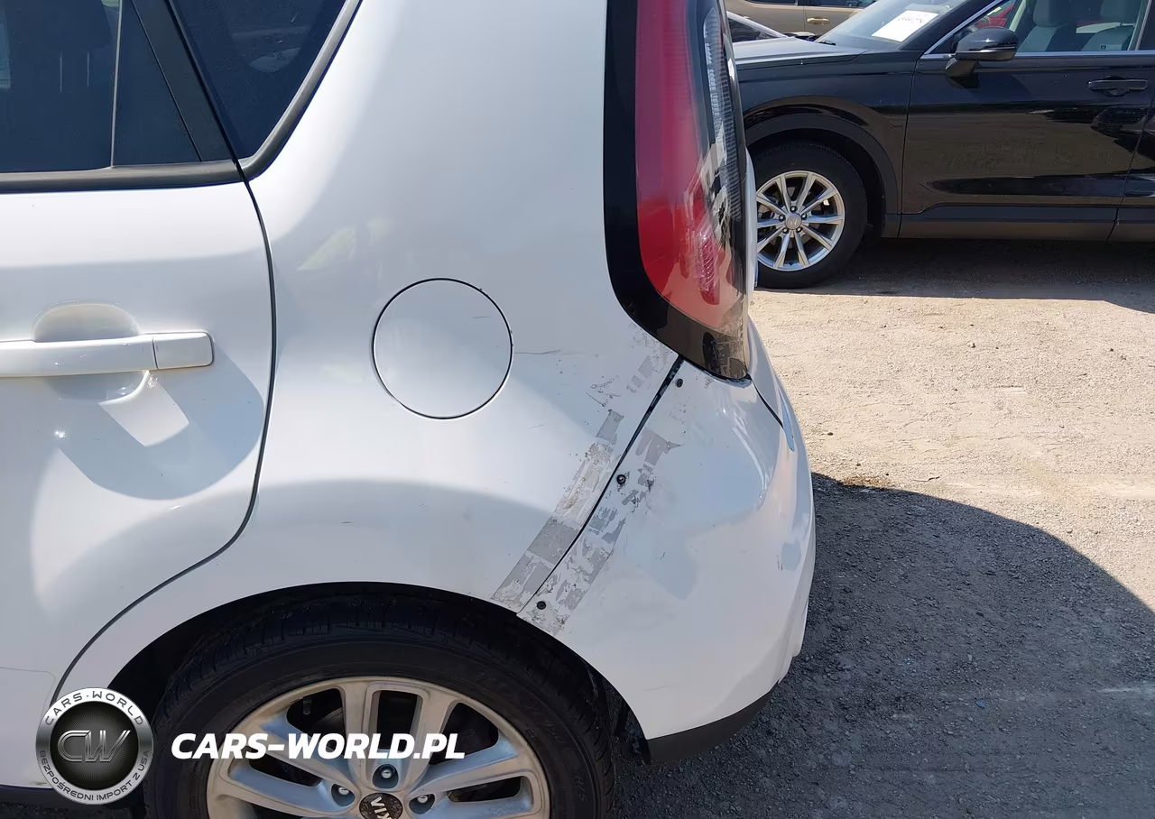 2017 Kia Soul + VIN:KNDJP3A59H7420211 - 6