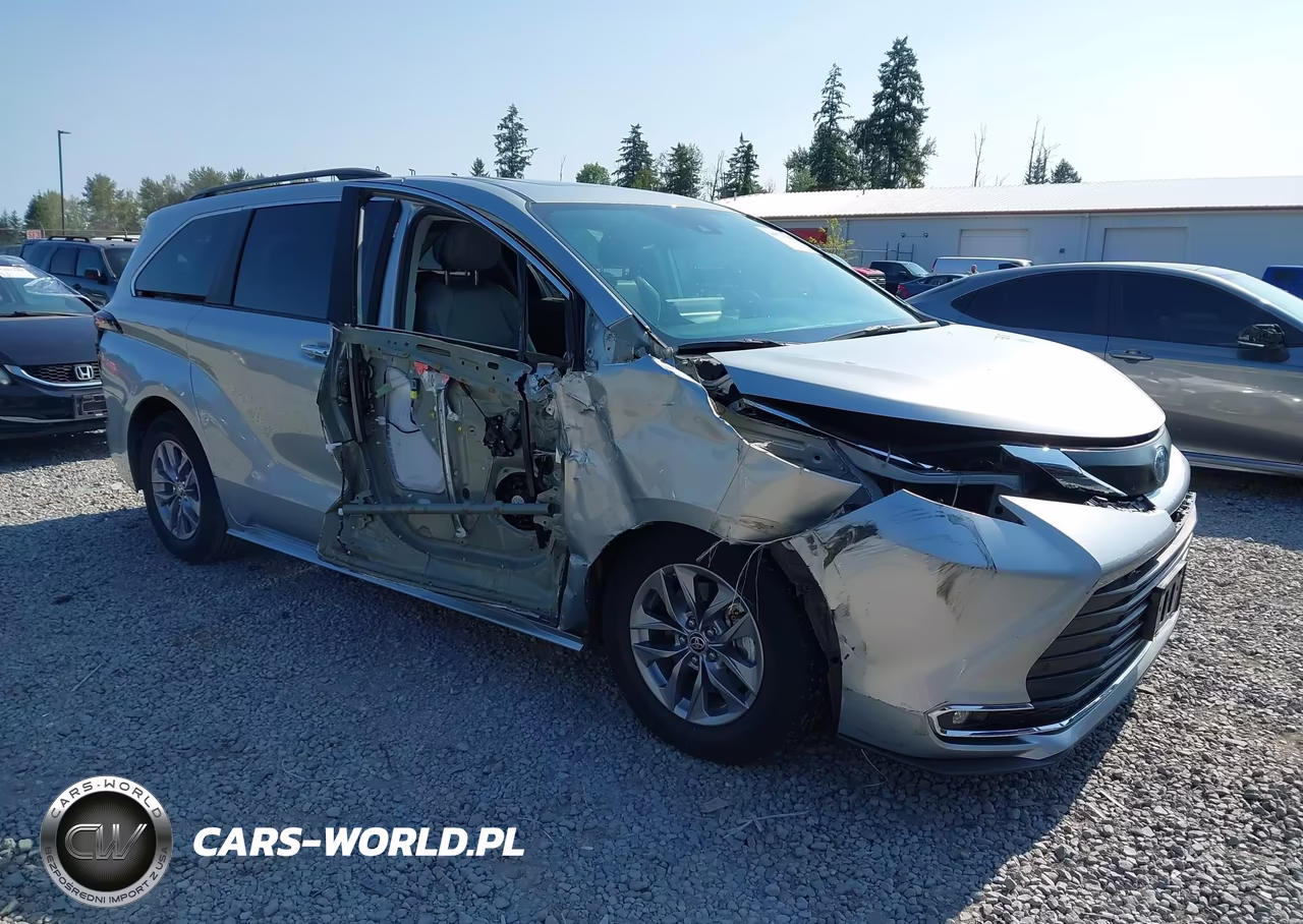 2022 Toyota Sienna Xle